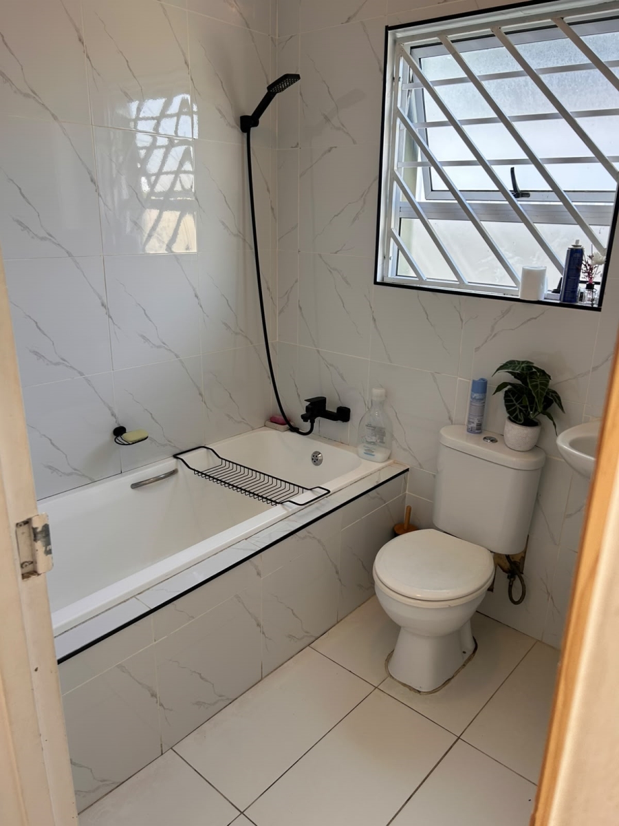 To Let 2 Bedroom Property for Rent in The Connifers Western Cape